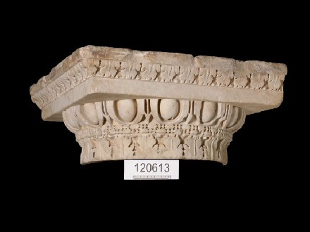 https://www.museovillatraiano.it/immagini_articoli/31/007-capitello-330.jpg