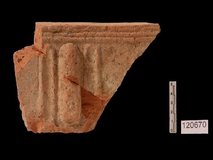 https://www.museovillatraiano.it/immagini_articoli/94/064-lastra-di-rivestimento-330.jpg